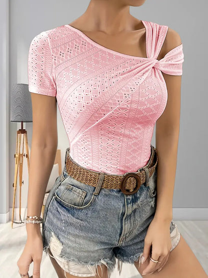 Well Tailored Top with a Graceful Silhouette