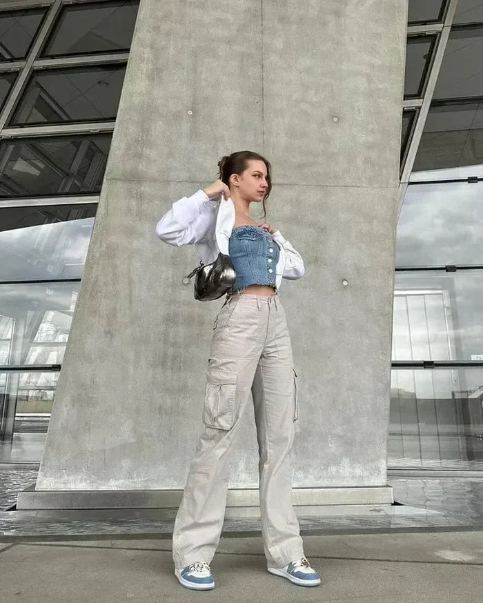 Elegantly Styled Trousers for Everyday Wear