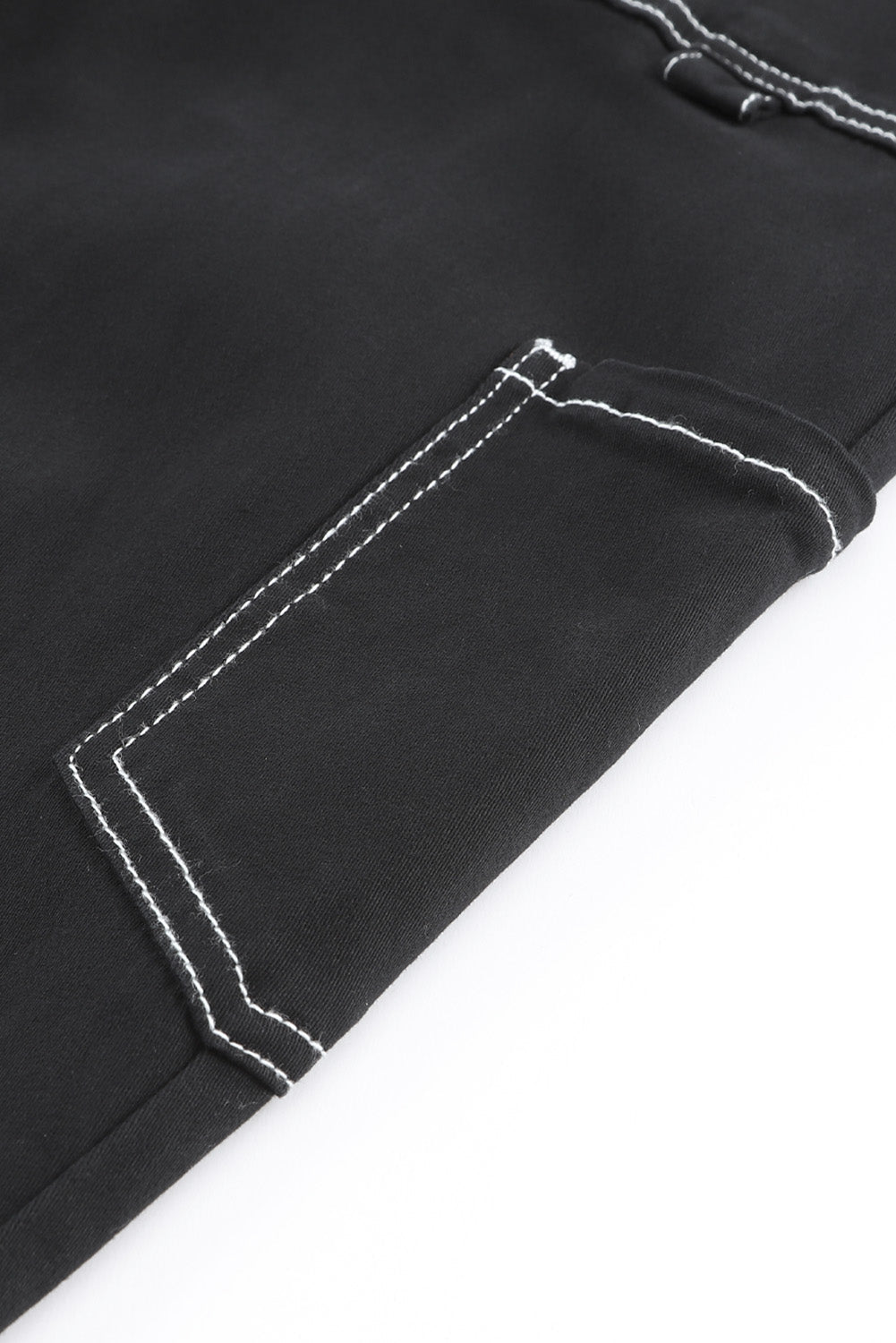 Effortlessly Elegant Pants with a Timeless Design