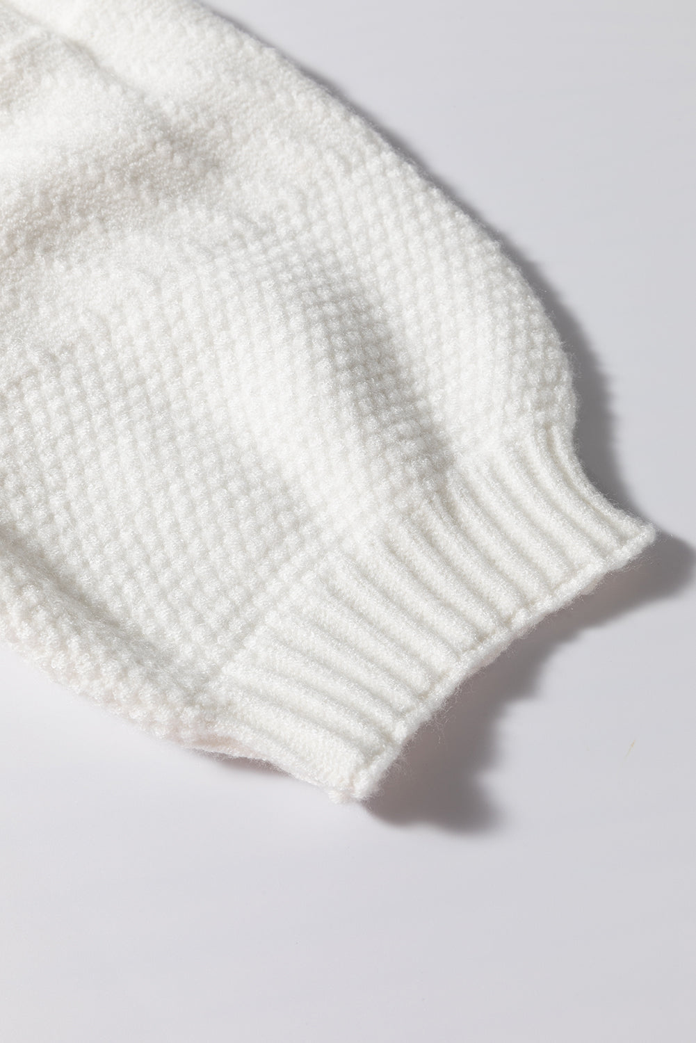 Effortlessly Elegant Sweater with a Timeless Design