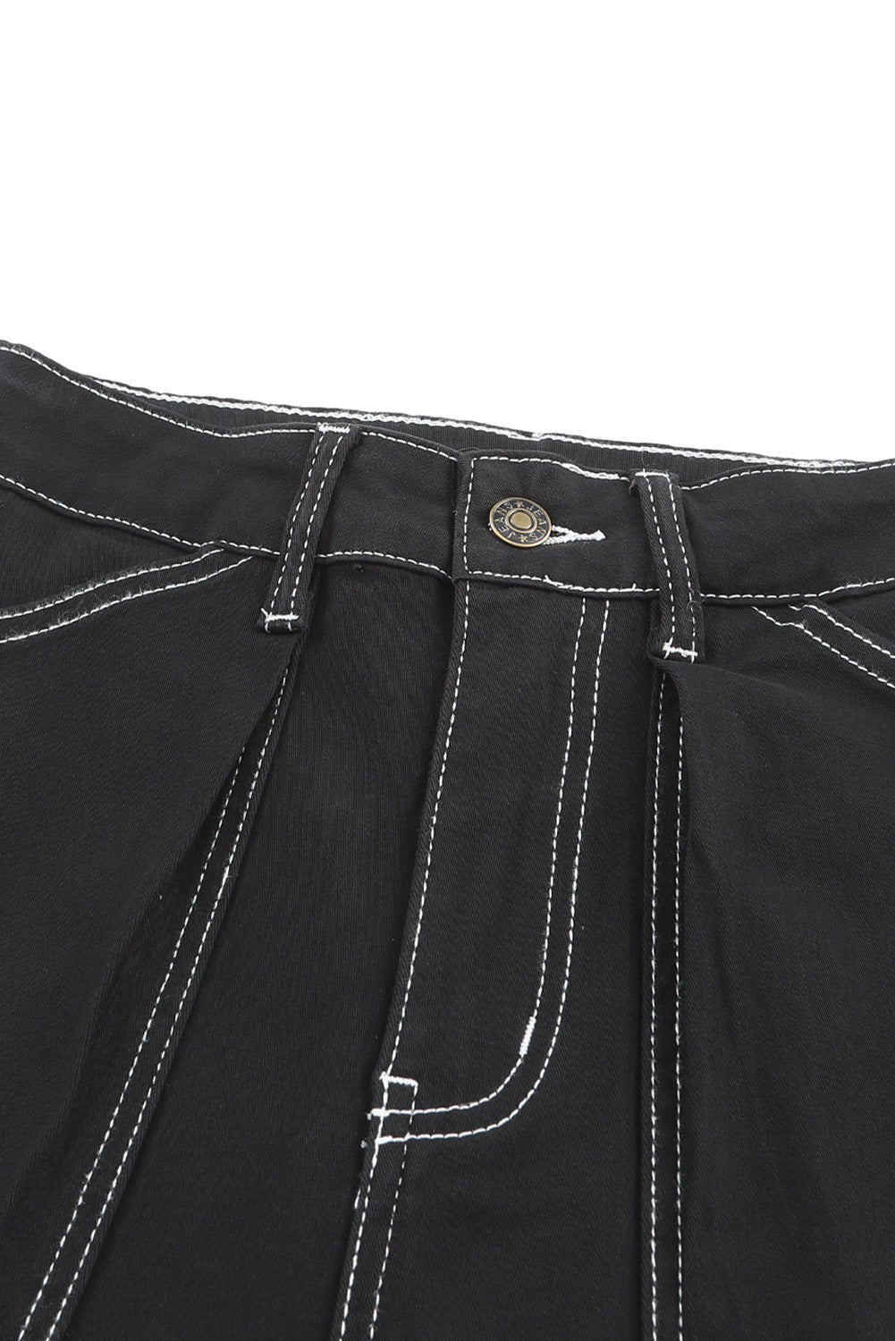 Effortlessly Elegant Pants with a Timeless Design