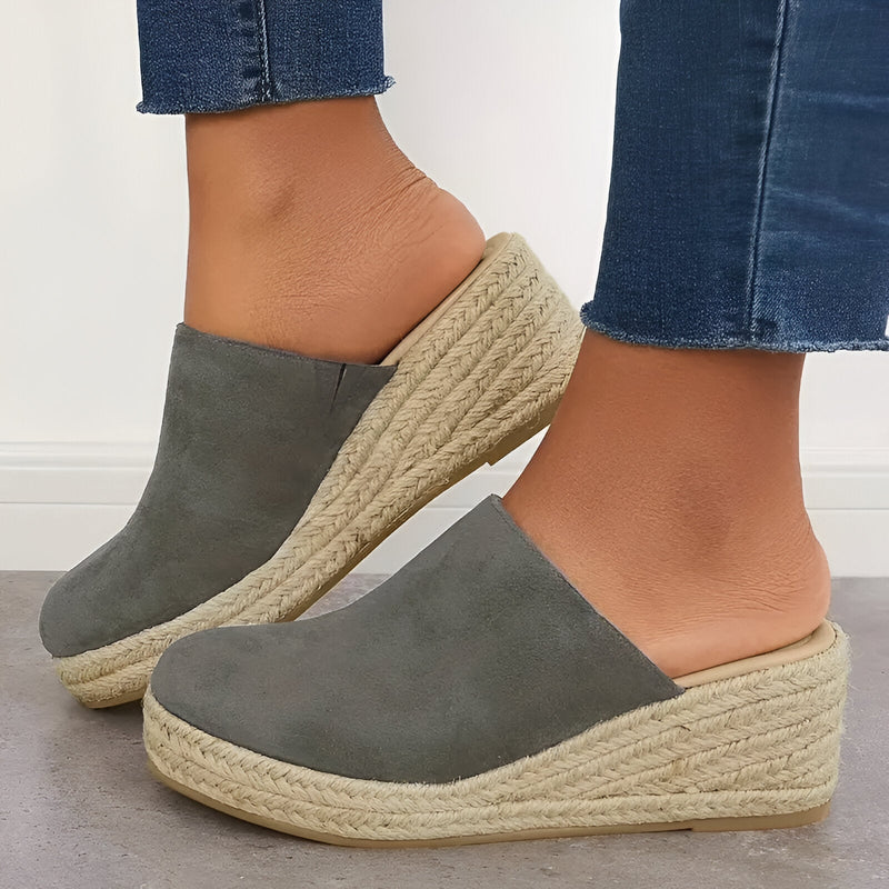 Graceful Orthopedic Sandals for Modern Look