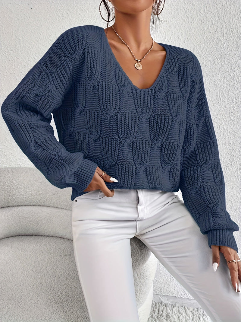 Well Tailored Sweater with a Graceful Silhouette