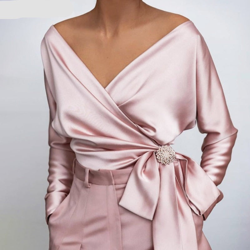 Classic Vintage & Enduringly Stylish Blouse