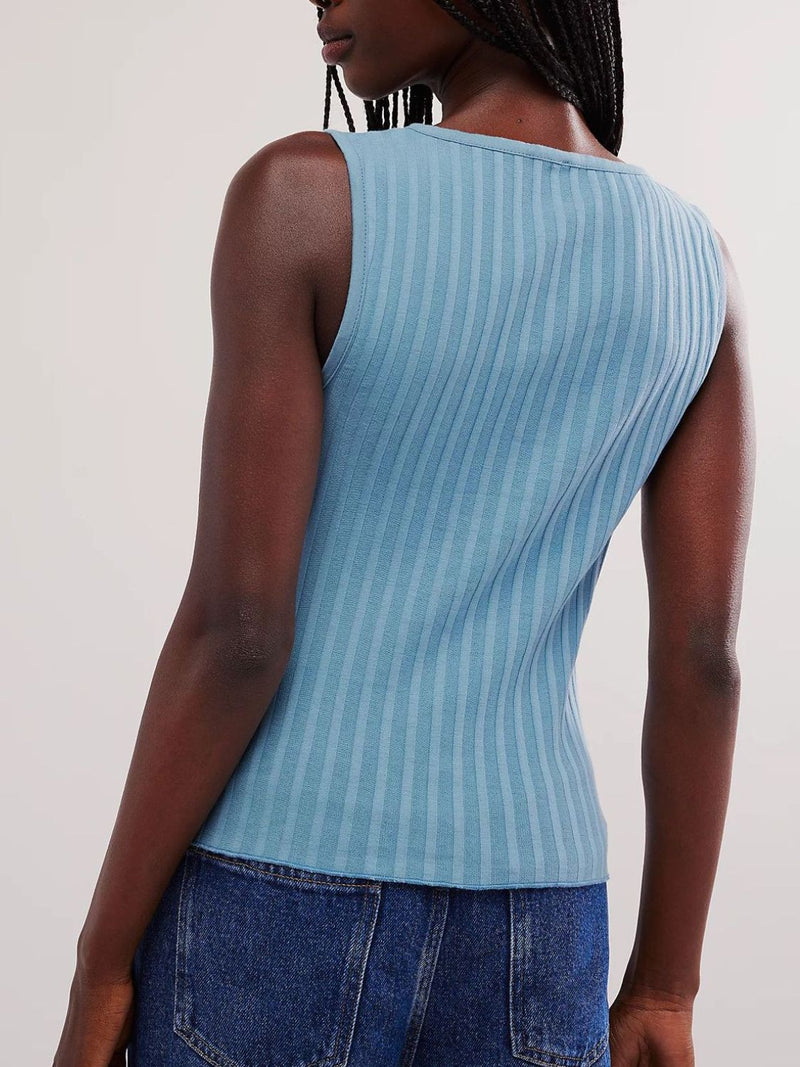 Gracefully Styled Pullover for Any Occasion