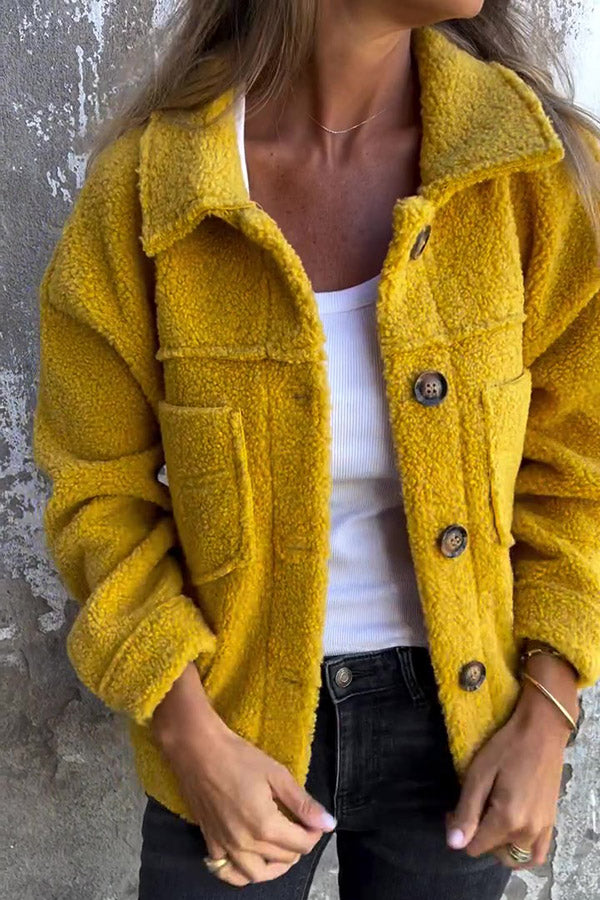 Well Tailored Coat with a Graceful Silhouette