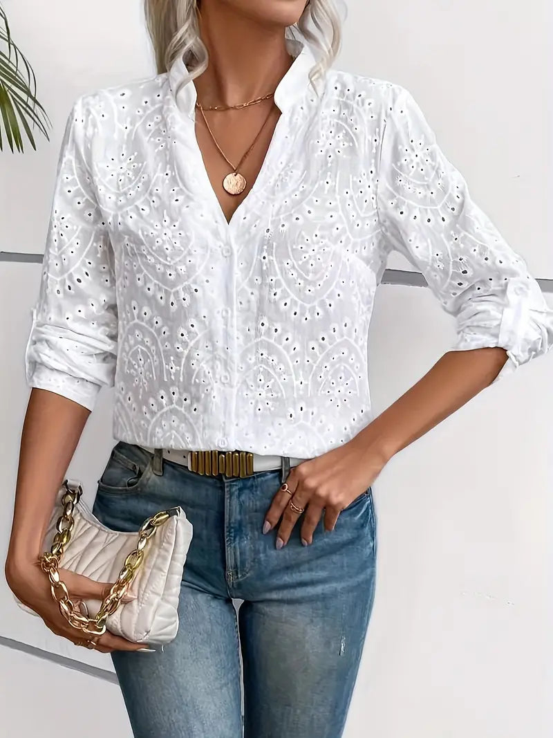 Effortlessly Elegant Blouse with a Timeless Design