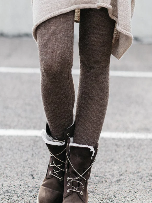 Sulokkaasti suunniteltu Housut