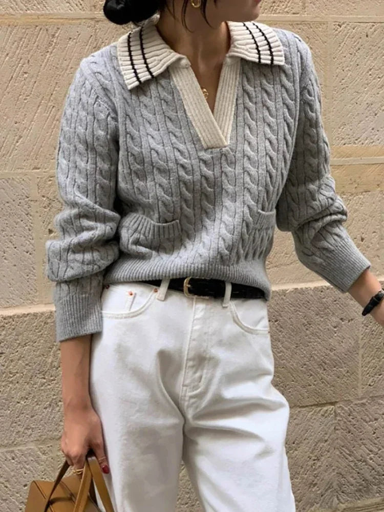 Sulokkaasti suunniteltu Villapaita