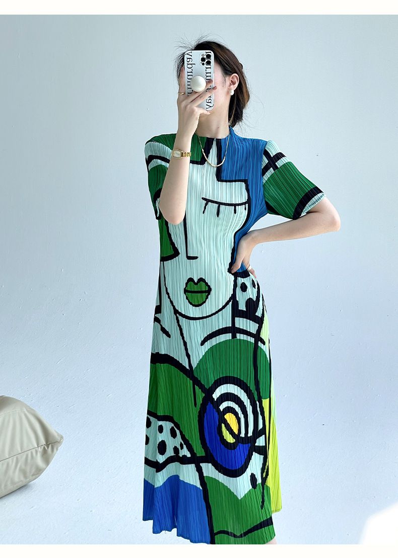 Gracefully Styled Dress for Any Occasion