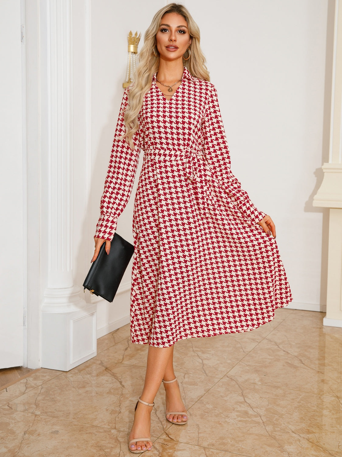 Well Tailored Dress with a Graceful Silhouette