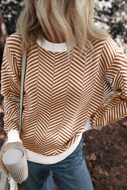 Well Tailored Sweater with a Graceful Silhouette