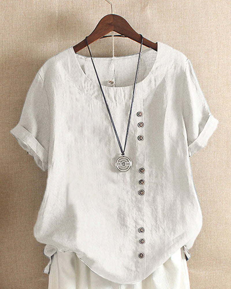 Classic Vintage Blouse with a Flattering Fit