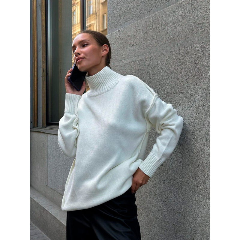 Classic Vintage Sweater with a Flattering Fit