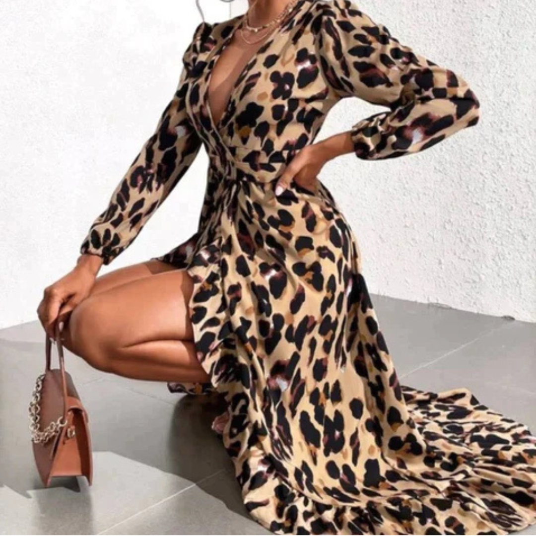 Gracefully Styled Dress for Any Occasion
