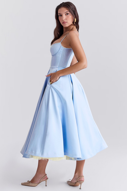 Well Tailored Dress with a Graceful Silhouette