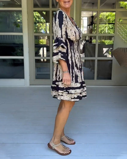 Effortlessly Elegant Dress with a Timeless Design