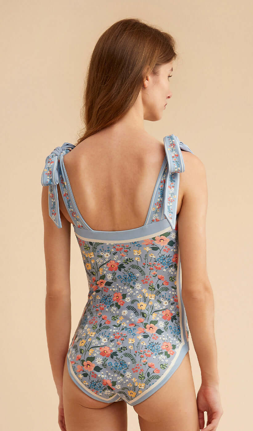 Beautifully Finished Garment in a Timeless Design