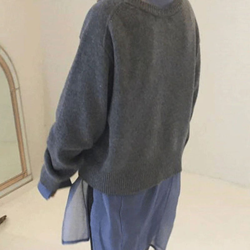 Effortlessly Elegant Sweater with a Timeless Design