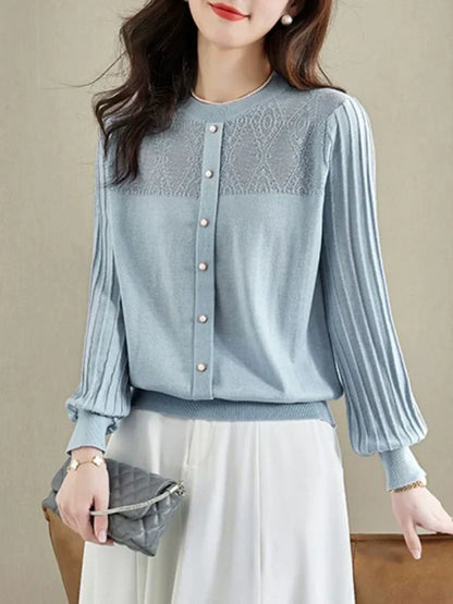 Effortlessly Elegant Blouse with a Timeless Design