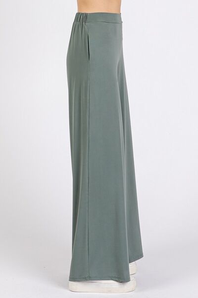 Sophisticated Trousers with a Clean Classic Look
