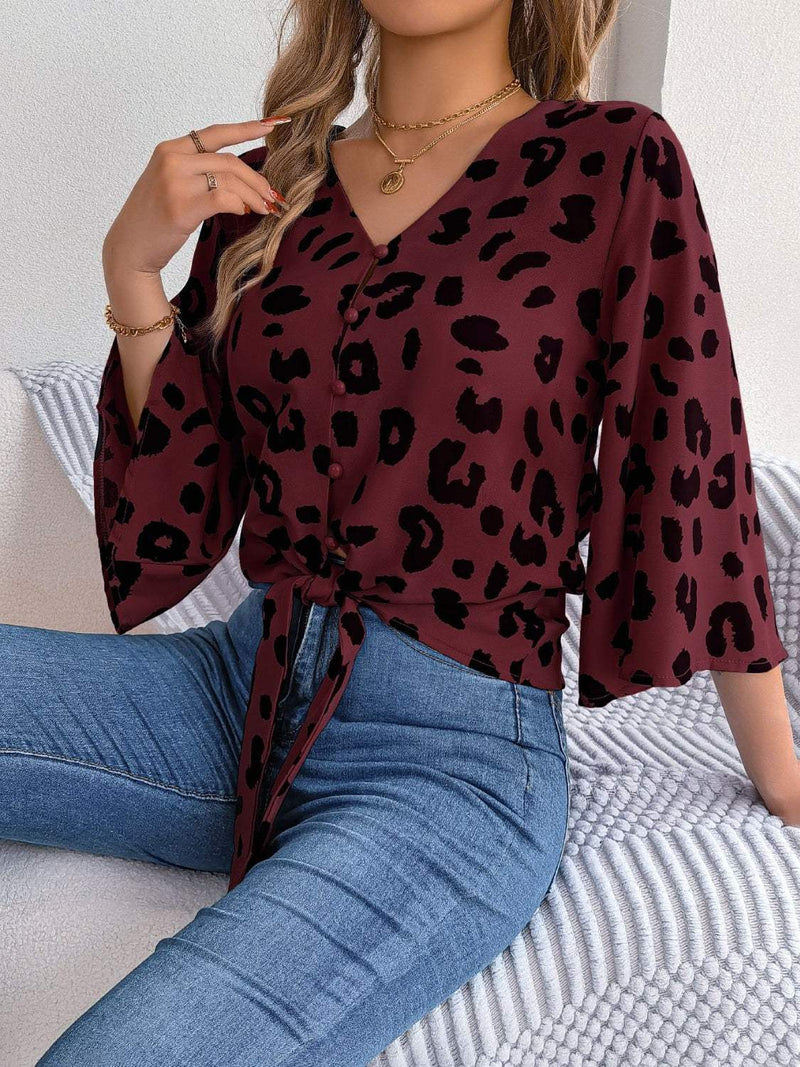 Effortlessly Elegant Blouse with a Timeless Design