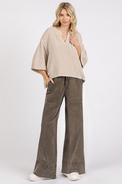 Effortlessly Elegant Trousers with a Timeless Design