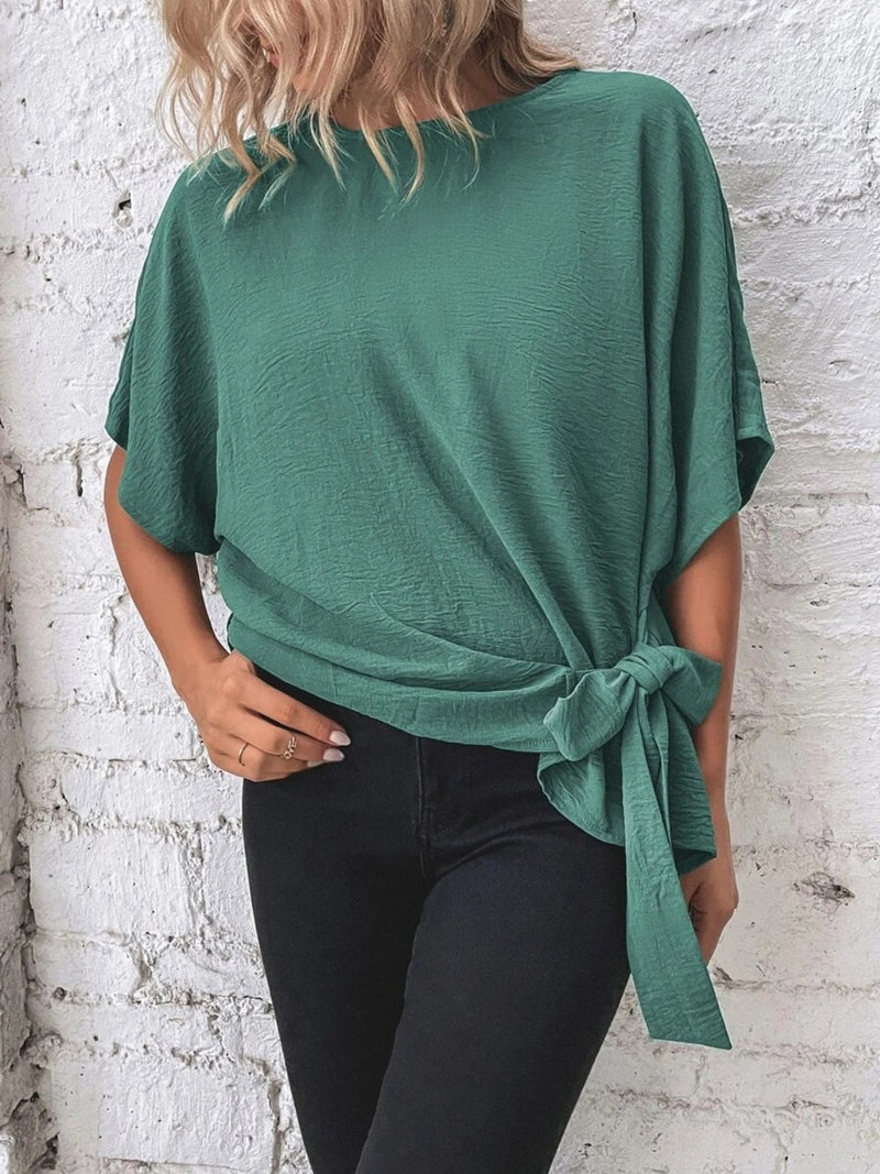 Well Tailored Blouse with a Graceful Silhouette