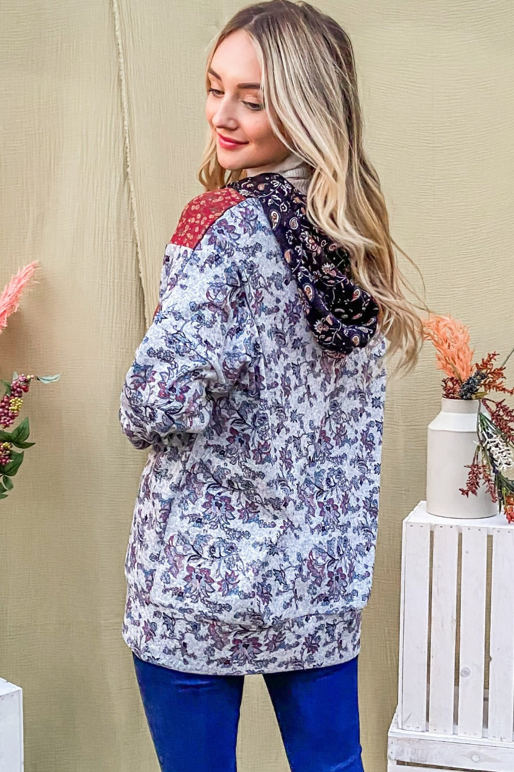 Effortlessly Elegant Garment with a Timeless Design