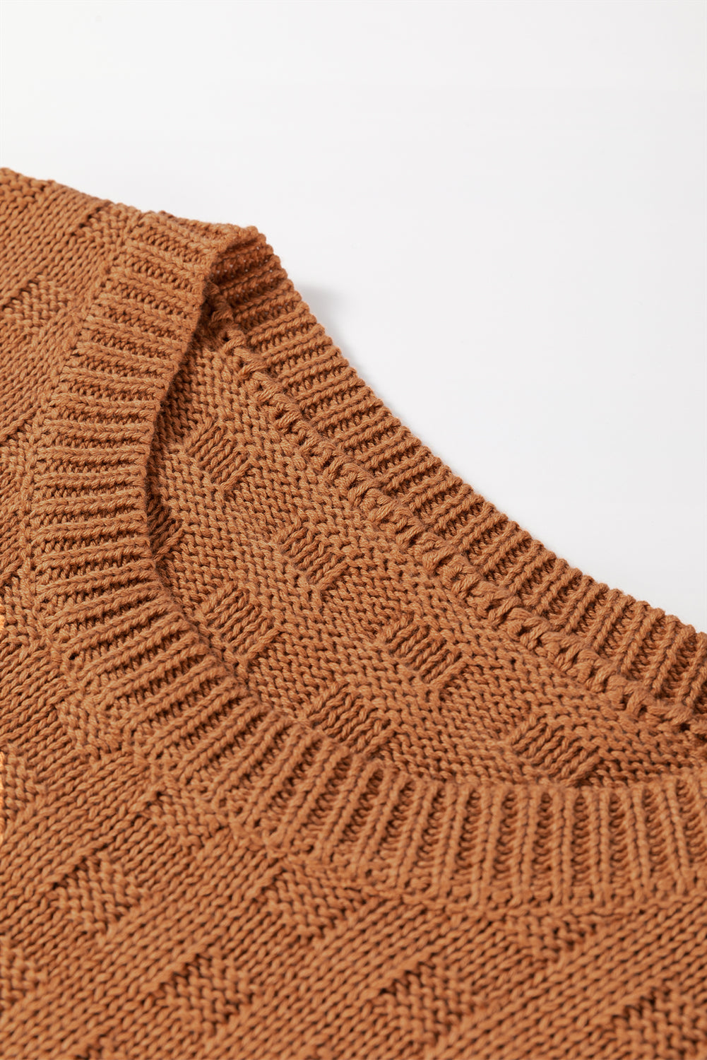 Well Tailored Pullover with a Graceful Silhouette