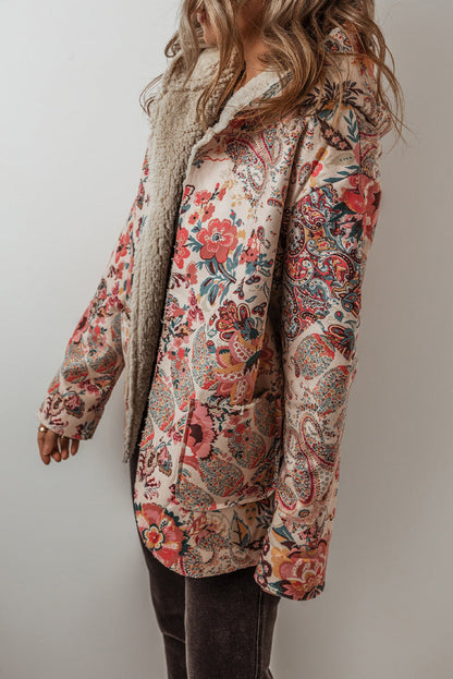 Effortlessly Elegant Jacket with a Timeless Design