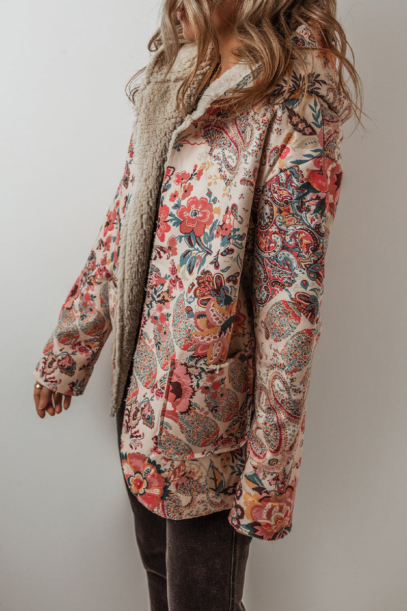 Effortlessly Elegant Jacket with a Timeless Design