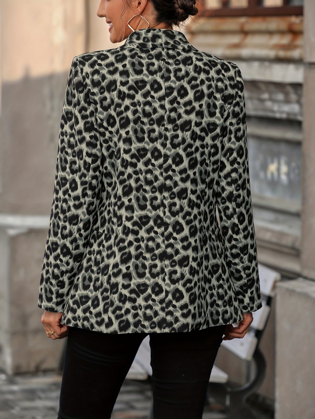 Well Tailored Garment with a Graceful Silhouette