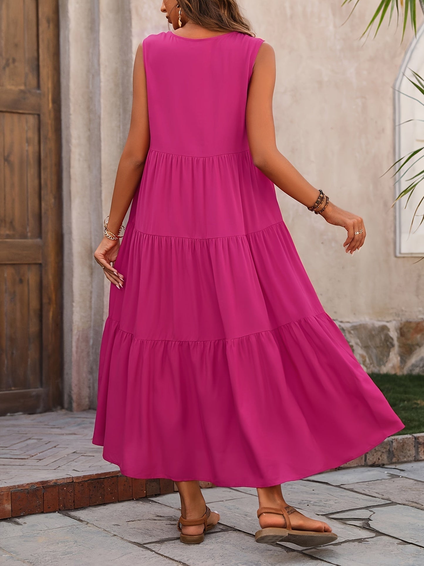 Beautifully Finished Dress in a Timeless Design