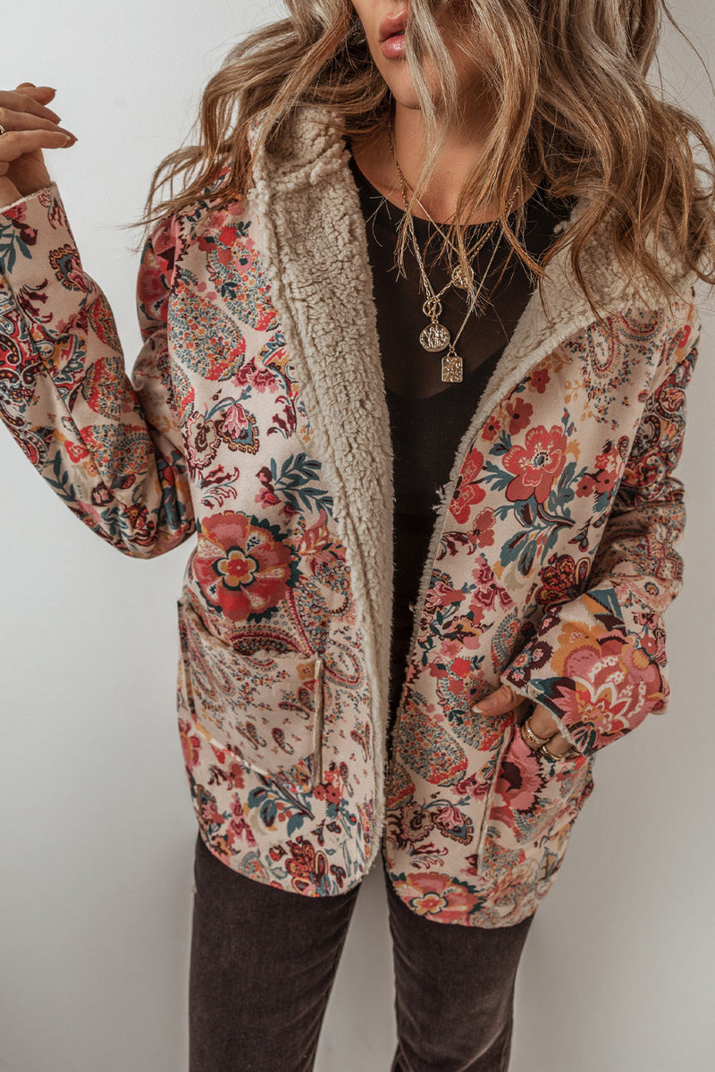 Effortlessly Elegant Jacket with a Timeless Design