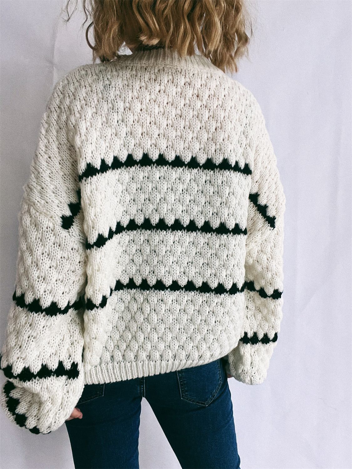 Well Tailored Sweater with a Graceful Silhouette