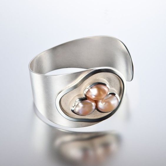 Kaunis Hopea Sormus ainutlaatuisella tyylillä