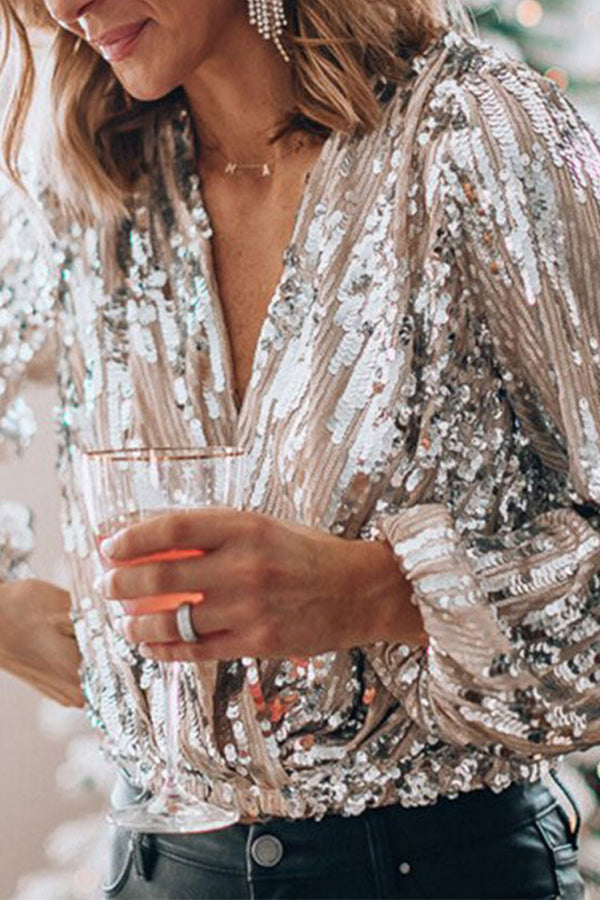 Classic Vintage Blouse with a Flattering Fit