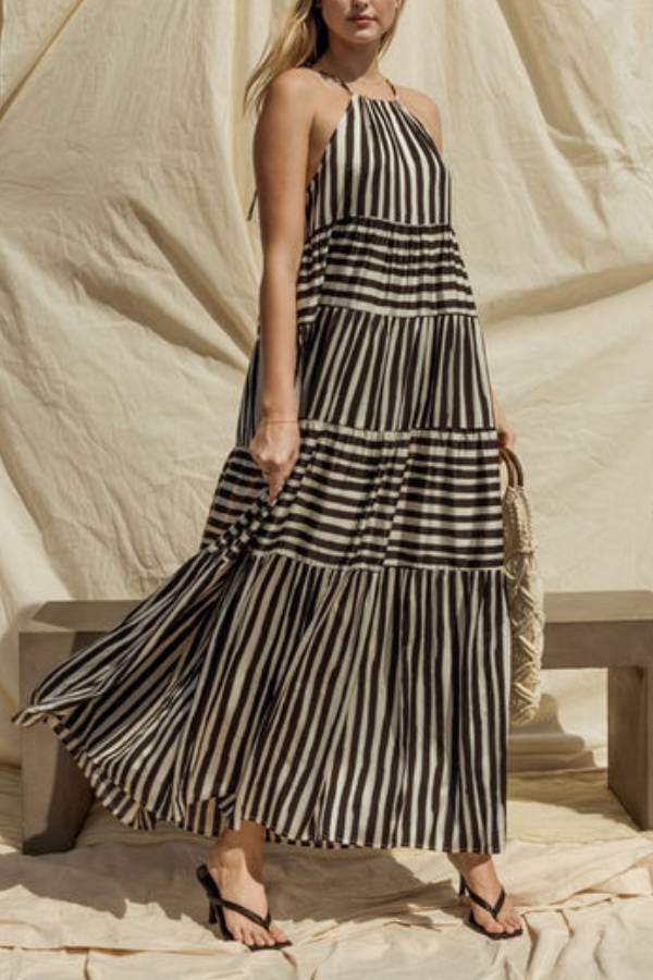 Beautifully Finished Dress in a Timeless Design