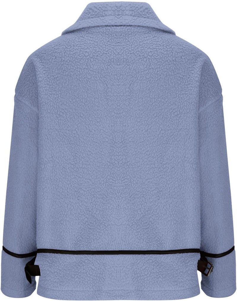 Well Tailored Coat with a Graceful Silhouette