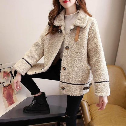 Well Tailored Coat with a Graceful Silhouette
