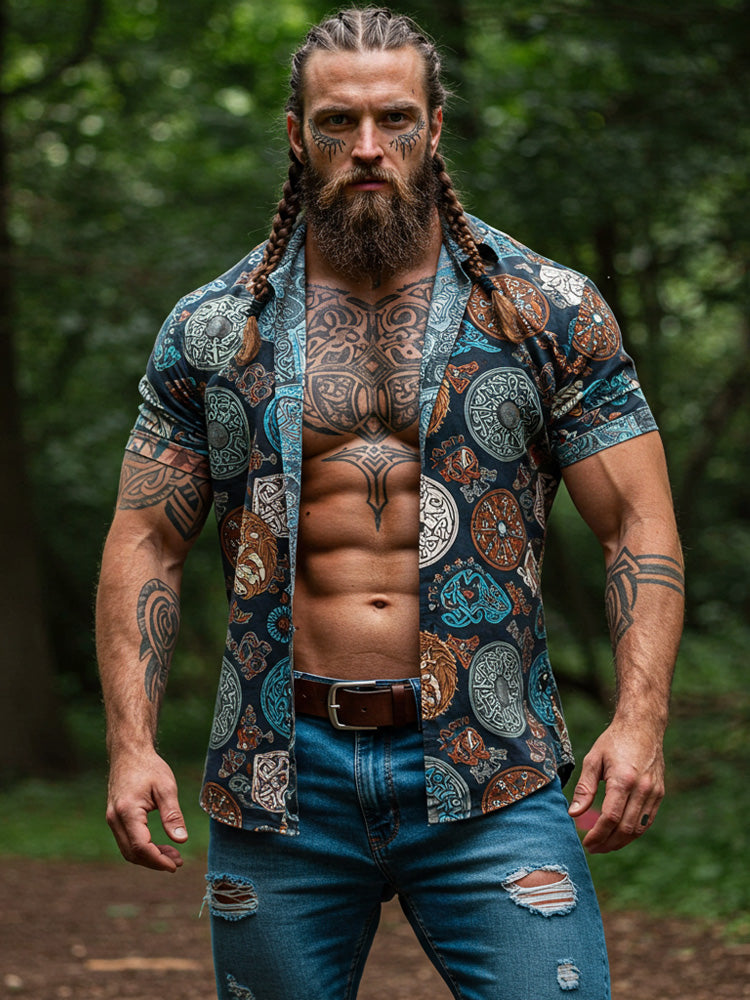 Klassisesti suunniteltu Paita