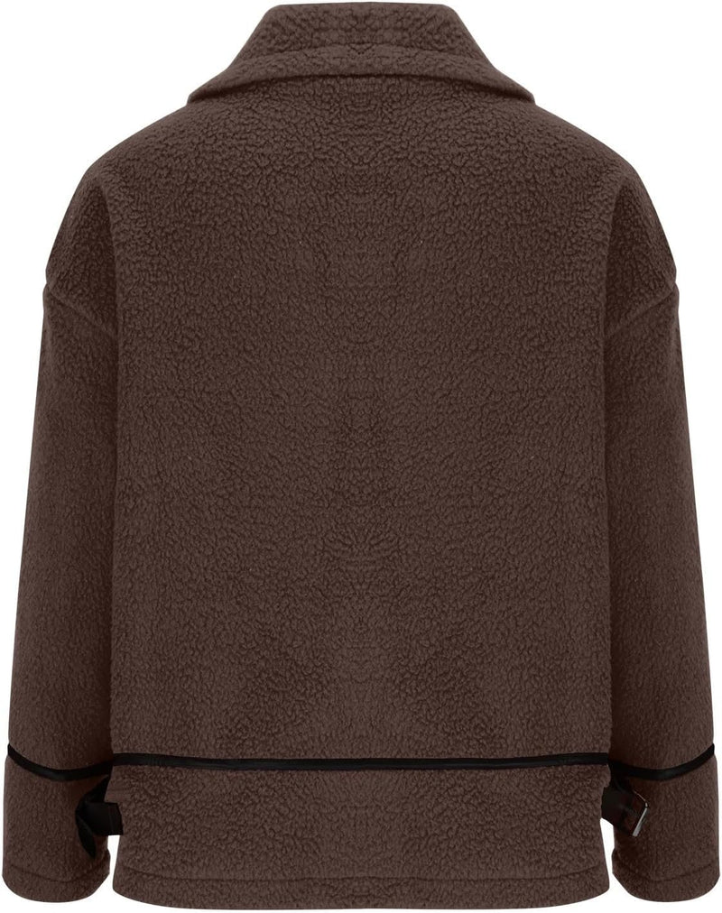 Well Tailored Coat with a Graceful Silhouette