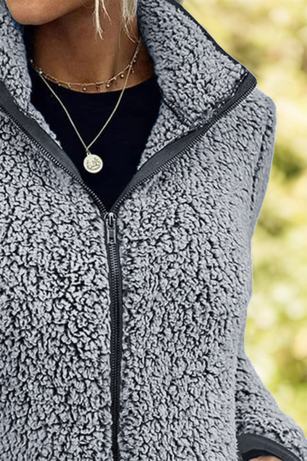 Effortlessly Elegant Jacket with a Timeless Design