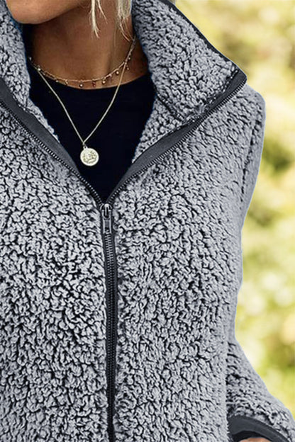 Effortlessly Elegant Jacket with a Timeless Design