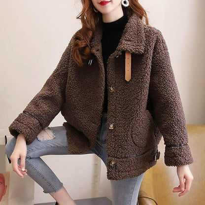 Well Tailored Coat with a Graceful Silhouette