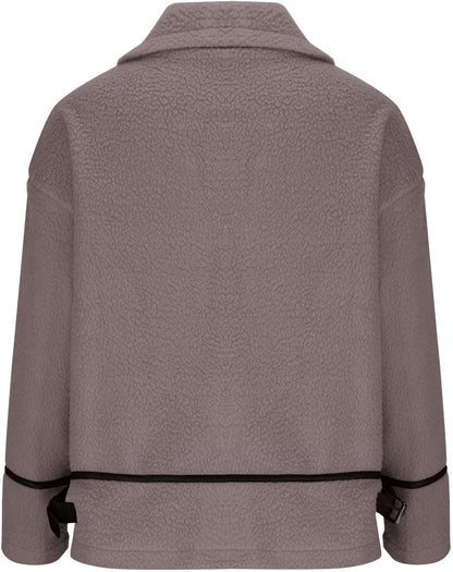 Well Tailored Coat with a Graceful Silhouette