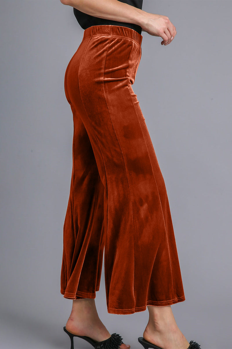 Well Tailored Trousers with a Graceful Silhouette