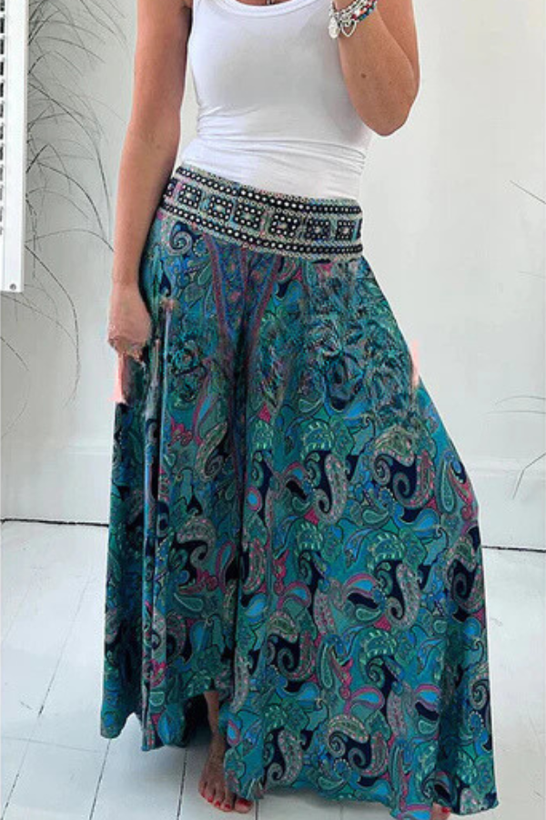 Well Tailored Trousers with a Graceful Silhouette