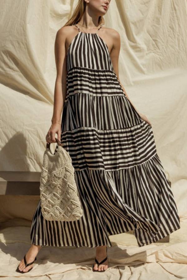 Beautifully Finished Dress in a Timeless Design